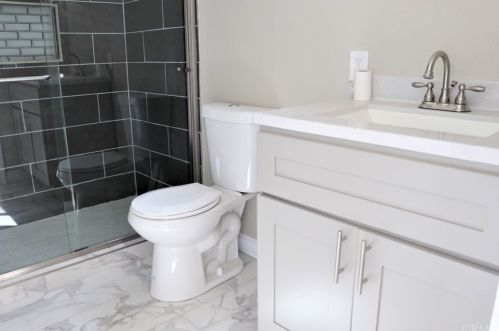 327 Erwin St, Rialto CA  92376-6018 exterior