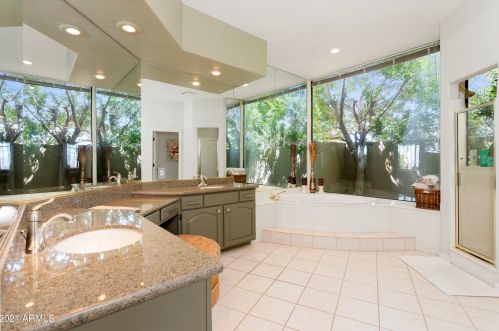 16446 Emerald Dr, Scottsdale AZ 85268-5411 exterior