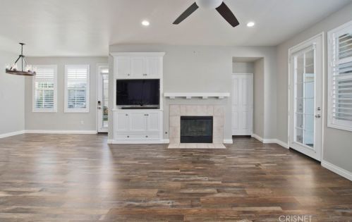 27047 Victoria Ln, Santa Clarita, CA 91355-5105