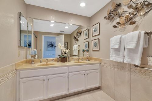 1066 Cross Springs Ct, San Jose CA  95120-1516 exterior