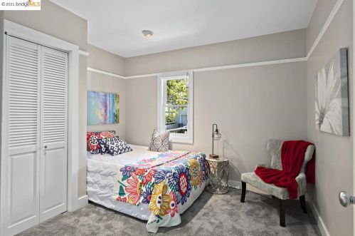 4221 Gln Ave, Oakland CA 94611-4349 exterior