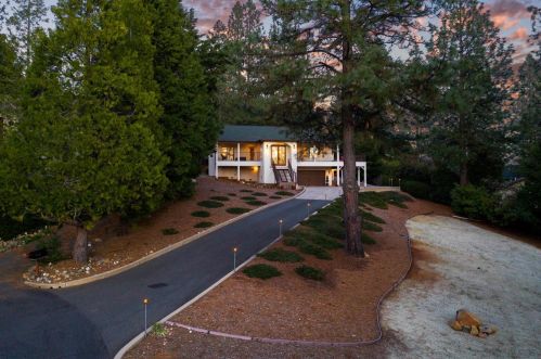 4672 Monte Vista Dr, Snowline Camp, CA 95709-9567