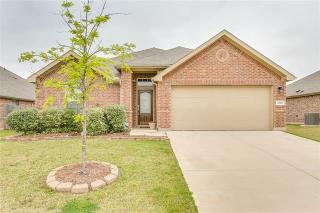 1305 Hearthstone Dr, Burleson TX  76028-0324 exterior