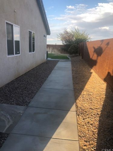 13773 Brynwood St, Victorville CA  92392-7921 exterior