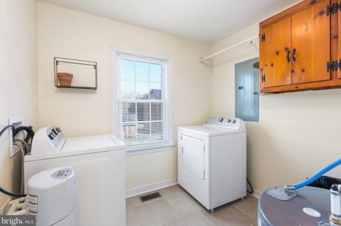 6149 Courthouse Rd, Spotsylvania VA  22551-6111 exterior