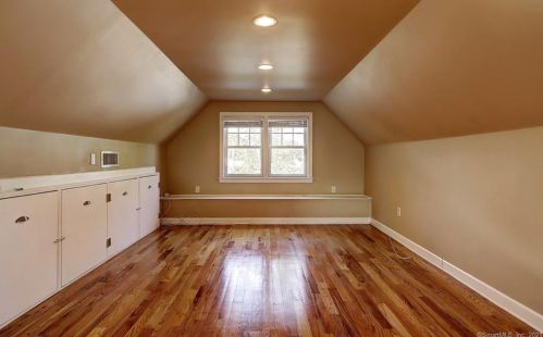 11 Wildwood Ave, Milford CT  06460-5846 exterior