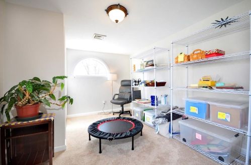 26 Birch St, Waterbury CT  06704-3806 exterior