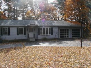 10 River St, Glens Falls, NY 12803-4751