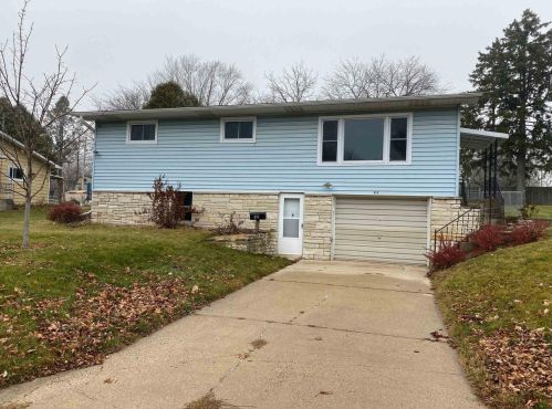 414 Washington St, Dodgeville, WI 53533-1036