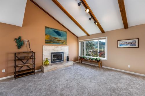 858 Sanel Dr, Ukiah CA  95482-9604 exterior