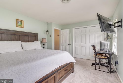 289 Packett Dr, Charles Town WV  25414-5099 exterior