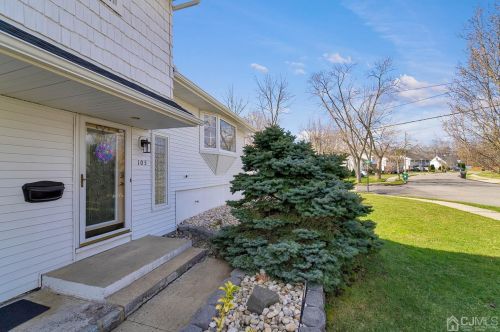 105 Madison Ave, Old Bridge NJ  08857-1339 exterior