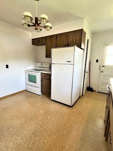 157 Warren Dr, New Kensington PA  15068-5241 exterior