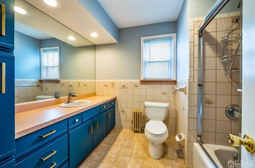 38 Madison Ave, Avenel NJ  07001-1445 exterior