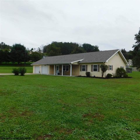 104 Seth Ct, Lake Ridge, WV 26330-9828
