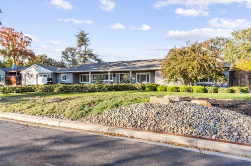 1115 Highland Dr, Modesto, CA 95354-1543