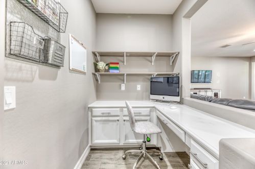 2922 Amber Sun Dr, Phoenix AZ 85085 exterior