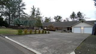 591 Thora Circle Dr, Winchester, OR