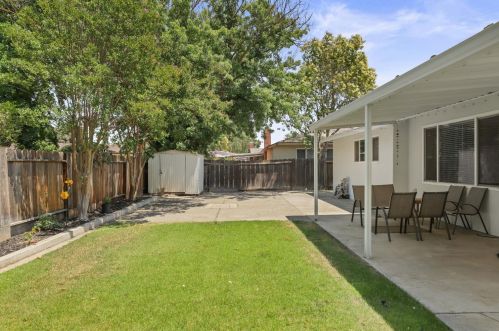 1429 Montclair Dr, Modesto CA  95350-0647 exterior