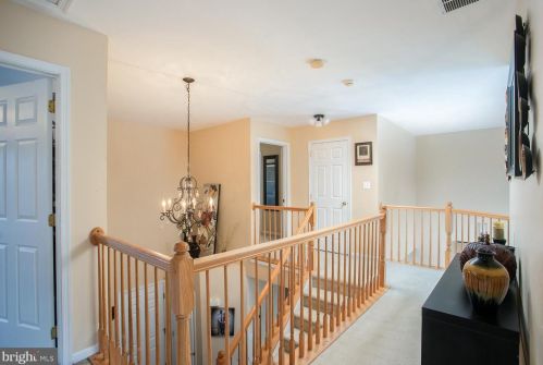 59 Greenbrook Dr, Columbus NJ  08022-2323 exterior