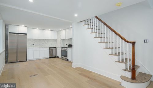 102 Fitzwater St, Philadelphia, PA 19147-3408