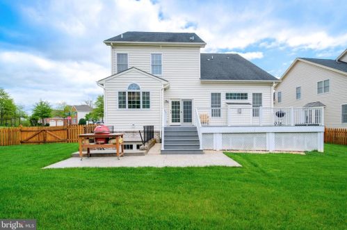 5737 Waterloo Bridge Cir, Haymarket VA  20169-8117 exterior