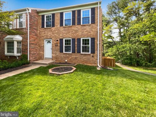 8358 Luce Ct, Springfield VA  22153-3320 exterior
