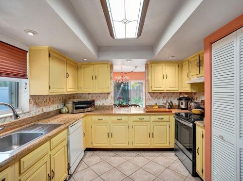 3124 Spanish Trl, Delray Beach FL  33483-4711 exterior