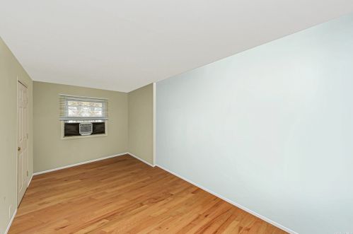 186 Pkwy Blvd, Wheatley Heights NY  11798-4306 exterior