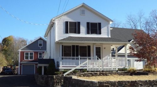 37 Maple Ave, Bethel, CT 06801-1416