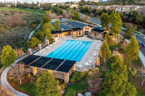 1050 Straightaway Ct, Oceanside CA  92057-1949 exterior