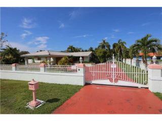 10 130th Ave, Miami, FL 33182-1136