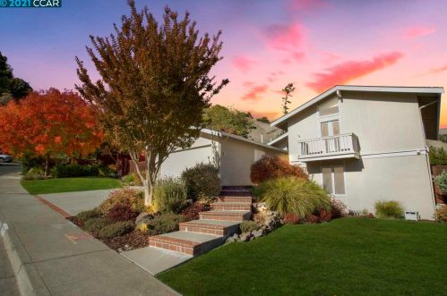 2793 Hamilton Dr, Pinole, CA 94564-1020