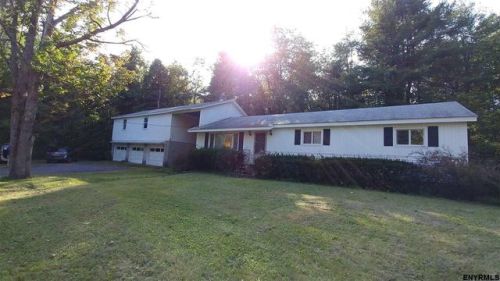 3240 Delaware Tpke, Reidsville, NY 12186-2840