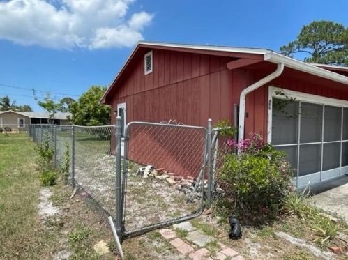 811 Walters Ter, Fort Pierce, FL 34983-3962