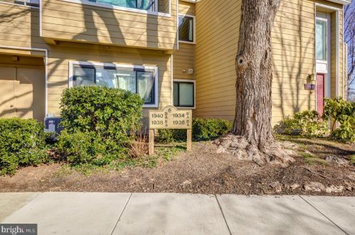 1934 Villaridge Dr, Herndon, VA 20191-4819