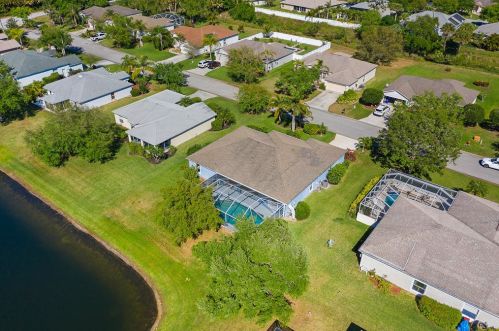 165 36 Ct, Vero Beach FL 32960-4085 exterior