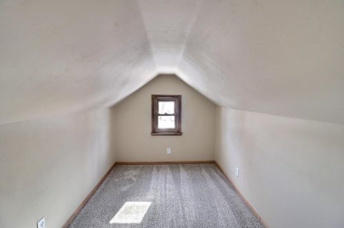 1240 Marian Ln, Green Bay WI  54304-2338 exterior