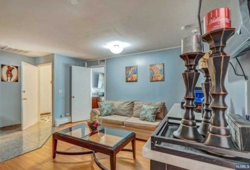 131 Bergen Ave, Ridgefield Park NJ  07660-1521 exterior