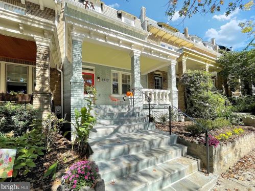 1717 Hobart St, Washington, DC 20009-2907