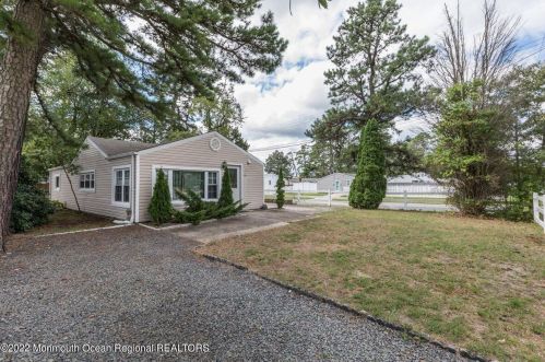 401 Beach Blvd, Lacey, NJ 08731-4939