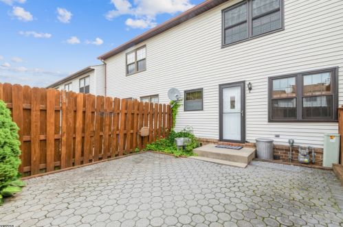 147 Riva Dr, Hackettstown NJ  07840-3728 exterior