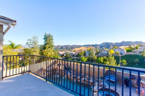 27814 Mariposa Ln, Santa Clarita, CA 91384-4114