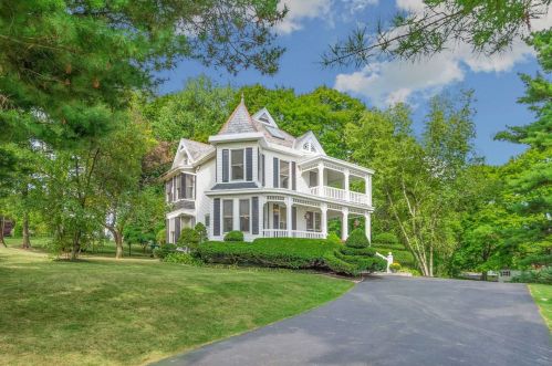 28 Church St, Marlborough, NY 12542-6173