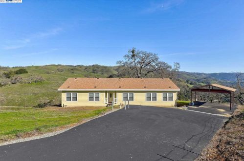5272 Sierra Rd, San Jose, CA 95132-3417