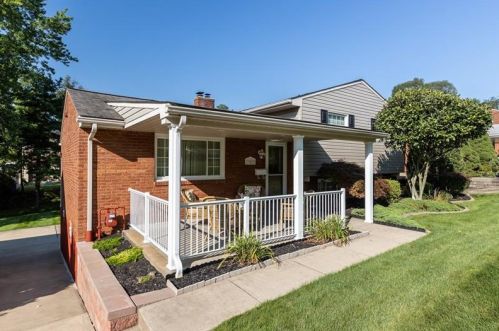 702 Artvue Dr, Pittsburgh, PA 15243-1616