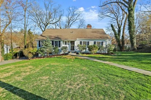 107 Lord Kitchener Rd, New Rochelle, NY 10804-2230