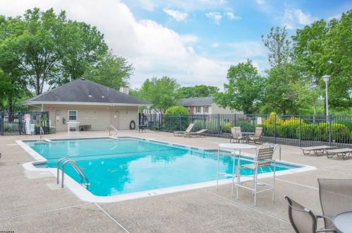 318 Gettysburg Way, Lincoln Park NJ  07035-1835 exterior