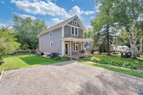 1514 6th St, Duluth, MN 55812-1207