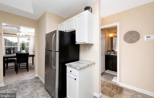 106 Alexander Rd, Beverly NJ  08010-3112 exterior